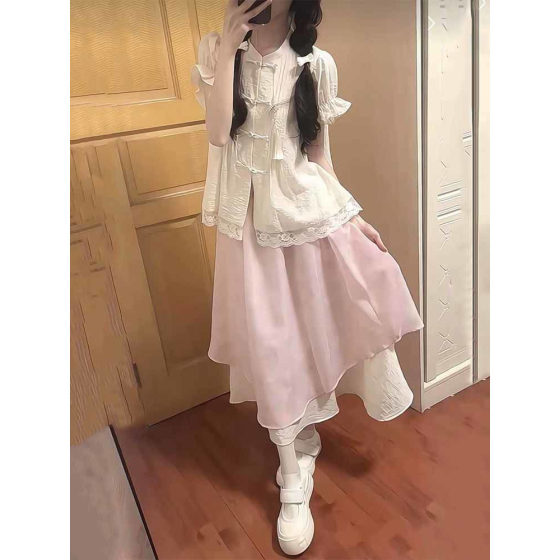 New Chinese sweet outfit suit butterfly buttoned top lively age-reducing A-line skirt Chinese style two-piece set
New Chinese sweet outfit suit butterfly buttoned top lively age-reducing A-line skirt Chinese style two-piece set