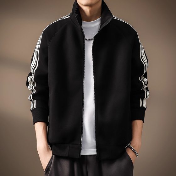 Sweatshirt men's spring and autumn new striped top trendy brand loose large size jacket American casual sports zipper cardigan
Sweatshirt men's spring and autumn new striped top trendy brand loose large size jacket American casual sports zipper cardigan