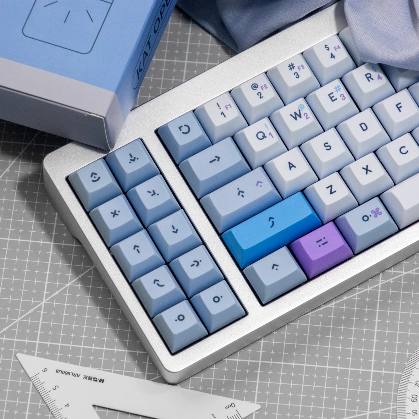 Keyreative Kat Operator PBT Keycap Set - 176 Piece Two-Color