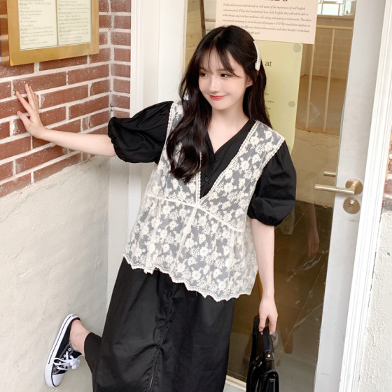 Lace mesh vest vest for women in spring and summer wear new Korean loose thin style shawl top for women
Lace mesh vest vest for women in spring and summer wear new Korean loose thin style shawl top for women