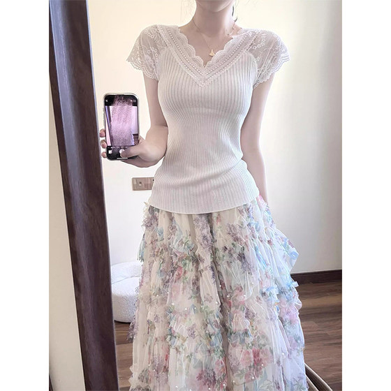Liangliang Home Design Sense Lace Spliced Sweater Women's Summer New Heavy Industry Beaded Irregular Cake Skirt Set
Liangliang Home Design Sense Lace Spliced Sweater Women's Summer New Heavy Industry Beaded Irregular Cake Skirt Set