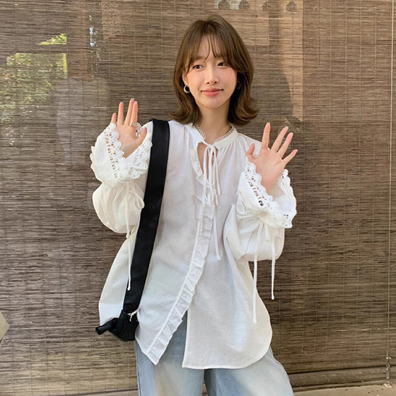 Liangliang Home Design Niche Lace V-neck Lace Lace Lace Lace Lace Lace Lace Lace Lace New Lace Shirt Women's Spring New Sweet Flare Sleeve Top
Liangliang Home Design Niche Lace V-neck Lace Lace Lace Lace Lace Lace Lace Lace Lace New Lace Shirt Women's Spring New Sweet Flare Sleeve Top