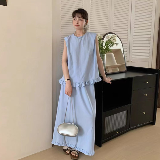 Liangliangjia niche design sense wood ear vest shirt for women in summer new high-waisted A-line skirt two-piece set
Liangliangjia niche design sense wood ear vest shirt for women in summer new high-waisted A-line skirt two-piece set