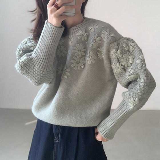 South Korea Chic retro round collar heavy work stereo embroidery daisy loose casual krane lantern sleeve knit sweater female South Korea Chic retro round collar heavy work stereo embroidery daisy loose casual krane lantern sleeve knit sweater female
