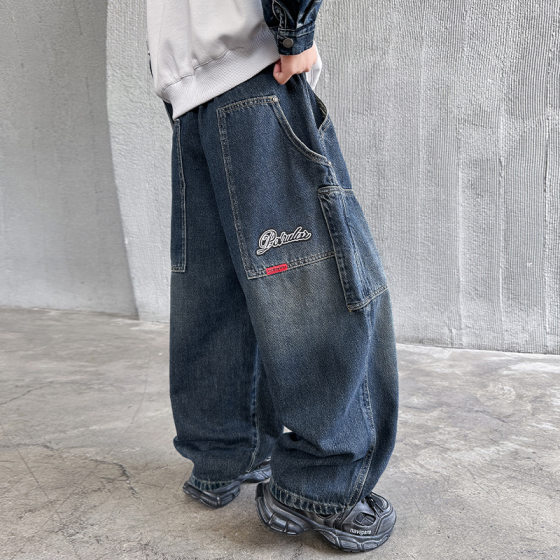Cute and fashionable children's clothing boys' clothing pants new style medium-sized children's style cool and handsome jeans trousers
Cute and fashionable children's clothing boys' clothing pants new style medium-sized children's style cool and handsome jeans trousers
