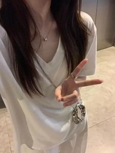 Front shoulder V-neck pure cotton short-sleeved T-shirt for women's summer Korean style loose slim half-sleeved top simple and versatile casual shirt 
Front shoulder V-neck pure cotton short-sleeved T-shirt for women's summer Korean style loose slim half-sleeved top simple and versatile casual shirt