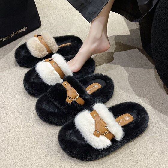 High-end furry shoes and cotton slippers for girls wearing outdoor wear at home autumn and winter new thick-soled plush flip-flops for women
High-end furry shoes and cotton slippers for girls wearing outdoor wear at home autumn and winter new thick-soled plush flip-flops for women