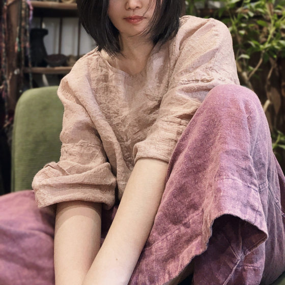 Su Nian Weiyang original design SN199 retro casual loose style color woven linen plaid women's pullover
Su Nian Weiyang original design SN199 retro casual loose style color woven linen plaid women's pullover