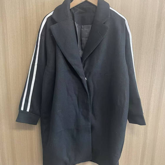 Medium-length woolen coat for men and women wool coats for men and women high-end autumn and winter woolen over-knee velvet trench coats handsome
Medium-length woolen coat for men and women wool coats for men and women high-end autumn and winter woolen over-knee velvet trench coats handsome