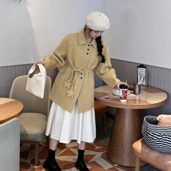 Korean version simple and beautiful double-sided wool coat for women mid-length small school style autumn and winter thickened warm 2025
Korean version simple and beautiful double-sided wool coat for women mid-length small school style autumn and winter thickened warm 2025