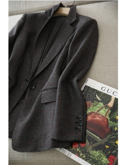 Japanese original list, high-end thin wool suit, slim plaid jacquard, three-dimensional tailoring suit
Japanese original list, high-end thin wool suit, slim plaid jacquard, three-dimensional tailoring suit