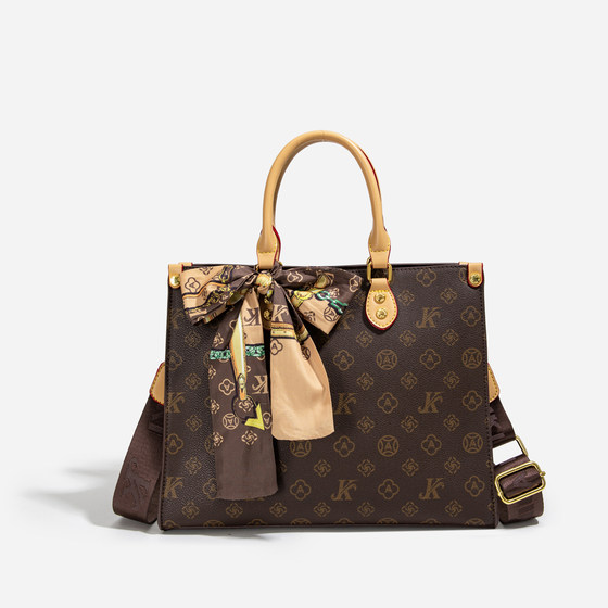 Large-capacity bag women's 2025 new super popular commuter tote bag high-end versatile shoulder crossbody bag 
Large-capacity bag women's 2025 new super popular commuter tote bag high-end versatile shoulder crossbody bag