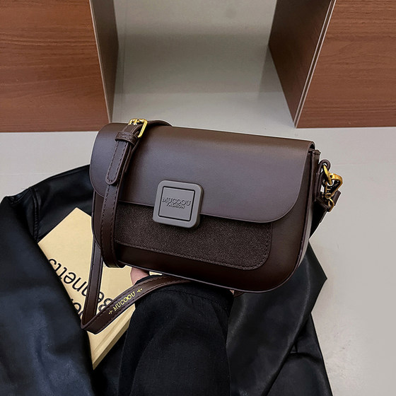 This year's popular hot bag for women's 2025 new super hot versatile crossbody bag niche retro one-shoulder underarm bag 
This year's popular hot bag for women's 2025 new super hot versatile crossbody bag niche retro one-shoulder underarm bag