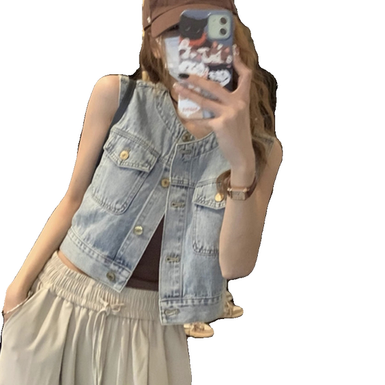 Retro old denim vest jacket for women in summer loose casual and versatile short sleeveless vest top trendy
Retro old denim vest jacket for women in summer loose casual and versatile short sleeveless vest top trendy