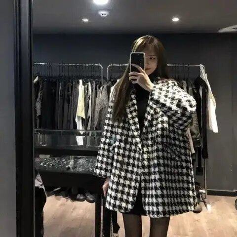 Women's small wool coat for autumn and winter new Korean loose thickened mid-length versatile houndstooth wool coat
Women's small wool coat for autumn and winter new Korean loose thickened mid-length versatile houndstooth wool coat