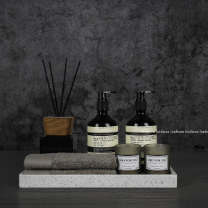 Model room villa bathroom toilet sink decoration bathroom set tray aromatherapy decoration bath supplies Nordic 
Model room villa bathroom toilet sink decoration bathroom set tray aromatherapy decoration bath supplies Nordic