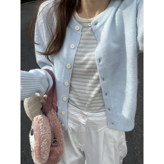 New style cream blue cardigan jacket for women's spring gentle style sweater high-end soft glutinous top sweater single piece
New style cream blue cardigan jacket for women's spring gentle style sweater high-end soft glutinous top sweater single piece