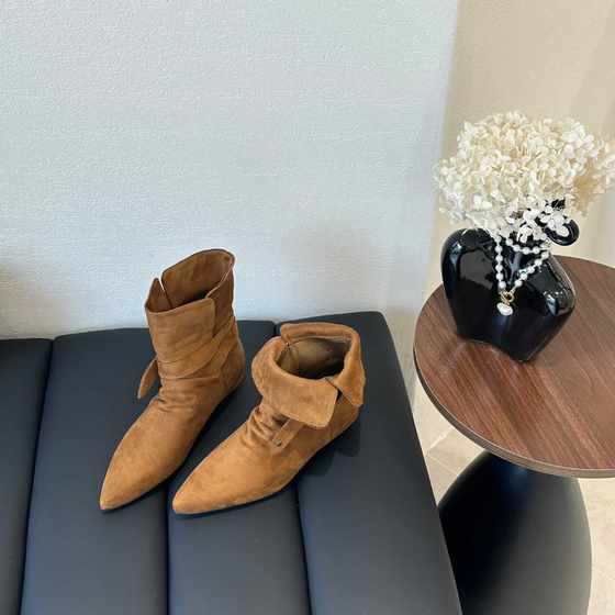 MissBeney 25 new pointed toe thick heel fashion boots for women folding suede thin boots piled up boots
MissBeney 25 new pointed toe thick heel fashion boots for women folding suede thin boots piled up boots