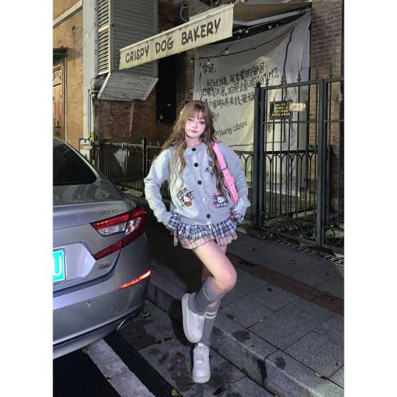SIXMINU American sweet ruffle knitted sweater patch embroidered kt cat sweater jacket spliced plaid cardigan
SIXMINU American sweet ruffle knitted sweater patch embroidered kt cat sweater jacket spliced plaid cardigan