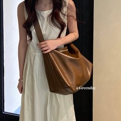 Japanese Retro Tote Bag, High-End Bag, 2025 New Model, Versatile Commuter Shoulder Bag, Large Capacity Crossbody Bag Japanese Retro Tote Bag, High-End Bag, 2025 New Model, Versatile Commuter Shoulder Bag, Large Capacity Crossbody Bag