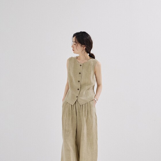 2025 new imported linen old money style suit retro round neck vest vest top wide leg pants two-piece summer
2025 new imported linen old money style suit retro round neck vest vest top wide leg pants two-piece summer