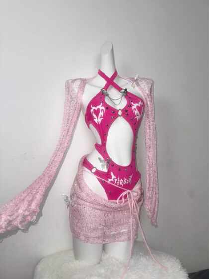 TDH original Barbie pink flashing three-dimensional rivet cutting jumpsuit + tattered wool knitted short skirt hot girl suit
TDH original Barbie pink flashing three-dimensional rivet cutting jumpsuit + tattered wool knitted short skirt hot girl suit