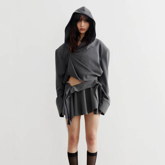 JNYLON independent designer brand wandering fairy style dark gray vertical cut irregular skirt
JNYLON independent designer brand wandering fairy style dark gray vertical cut irregular skirt