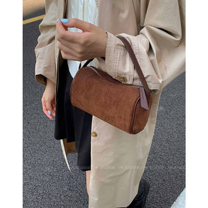 American Retro Small Hand Bag Women's 2025 New Single Shoulder Crossbody Bag Versatile Hot Style Boston Cylindrical Bag 
American Retro Small Hand Bag Women's 2025 New Single Shoulder Crossbody Bag Versatile Hot Style Boston Cylindrical Bag