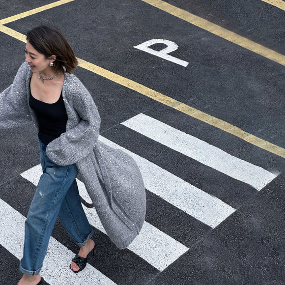 LEDIM WANG white label/lazy style long knitted sweater cardigan jacket for women gray 2025 winter new style
LEDIM WANG white label/lazy style long knitted sweater cardigan jacket for women gray 2025 winter new style