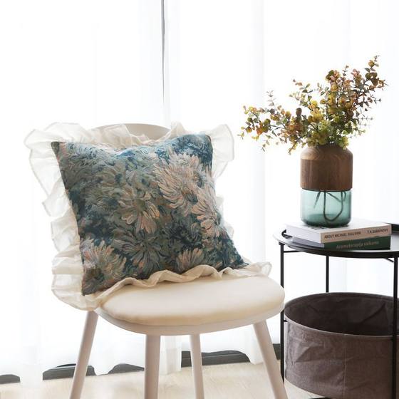 Retro oil painting style pillowcase with lotus leaves on the waist and waist against the bedside sofa against the pillow Jacquard against the pillowcase B&B Pastoral French style
Retro oil painting style pillowcase with lotus leaves on the waist and waist against the bedside sofa against the pillow Jacquard against the pillowcase B&B Pastoral French style
