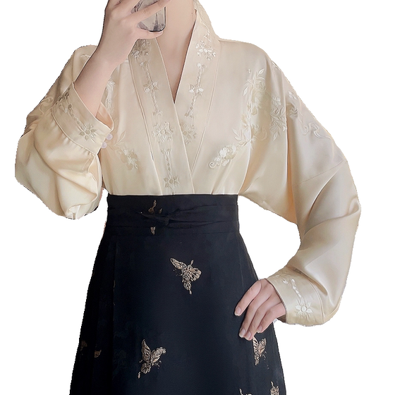 Sanya in the original mirror, flower airplane sleeve top 2024 new horse -noodle skirt intersection shirt new Chinese improved Hanfu
Sanya in the original mirror, flower airplane sleeve top 2024 new horse -noodle skirt intersection shirt new Chinese improved Hanfu