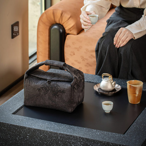 Zhishe Xiangyunsha Ink Bamboo Travel Bag Traditional Handmade Fabric Original Tea Set Storage Thickened Portable Fabric Bag
Zhishe Xiangyunsha Ink Bamboo Travel Bag Traditional Handmade Fabric Original Tea Set Storage Thickened Portable Fabric Bag