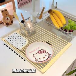 The milky yellow drain rack has good load bearing capacity The milky yellow drain rack has good load bearing capacity