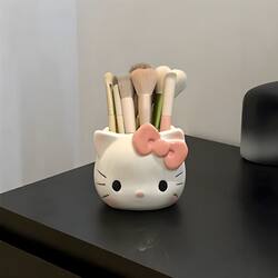 KT cat ornaments in the car, fashionable cartoon, cute and interesting multifunctional pen holder, cosmetic box, office decorations KT cat ornaments in the car, fashionable cartoon, cute and interesting multifunctional pen holder, cosmetic box, office decorations