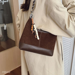 Fashionable, exquisite and versatile chain, high-end sense for work and commuting, one-shoulder cross-body 2025 autumn women's handheld armpit bag 
Fashionable, exquisite and versatile chain, high-end sense for work and commuting, one-shoulder cross-body 2025 autumn women's handheld armpit bag