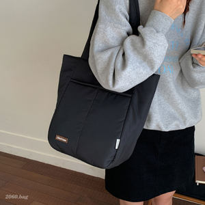 Korean version of the new large-capacity casual versatile simple cloth commuter shoulder handbag 2025 autumn women's tote bag 
Korean version of the new large-capacity casual versatile simple cloth commuter shoulder handbag 2025 autumn women's tote bag