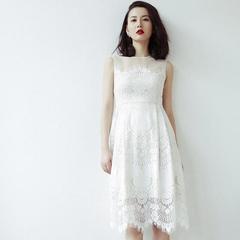 小白裙才够女神，化繁为简的单纯美给你彻底的清爽