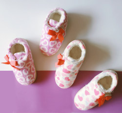 Disha winter girls' home shoes thick-soled plus velvet heel cotton slippers Velcro non-slip home shoes warm cotton shoes Disha winter girls' home shoes thick-soled plus velvet heel cotton slippers Velcro non-slip home shoes warm cotton shoes