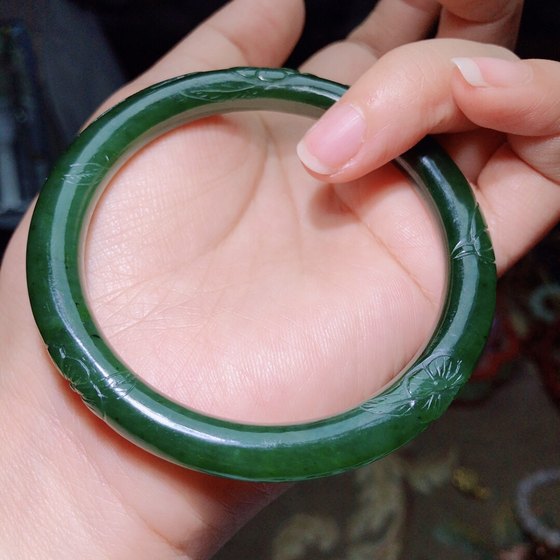 AA0167 Natural Hetian Jade Jade Bracelet Old Jade Carved Russian Jade Bracelet Women's Flower Blooming Jewelry Gift
AA0167 Natural Hetian Jade Jade Bracelet Old Jade Carved Russian Jade Bracelet Women's Flower Blooming Jewelry Gift