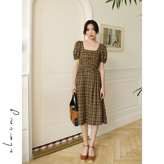 Elwing original French retro square collar puff sleeve plaid dress for women's summer new temperament waist-hugging long skirt
Elwing original French retro square collar puff sleeve plaid dress for women's summer new temperament waist-hugging long skirt
