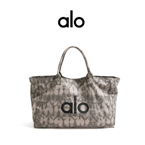 Gray camouflage handbag fitness yoga bag shopping bag large capacity tote bag men and women casual alo travel bag
Gray camouflage handbag fitness yoga bag shopping bag large capacity tote bag men and women casual alo travel bag