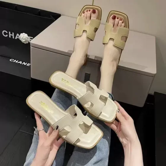 2025 new square head open toe versatile fairy style anti-slip simple flip flops flat-soled fashionable beach drag
2025 new square head open toe versatile fairy style anti-slip simple flip flops flat-soled fashionable beach drag