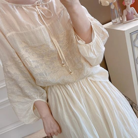Japanese heavy industry embroidery pure ramie lantern bat sleeve top for women short literary shirt summer high-end full embroidery shirt
Japanese heavy industry embroidery pure ramie lantern bat sleeve top for women short literary shirt summer high-end full embroidery shirt