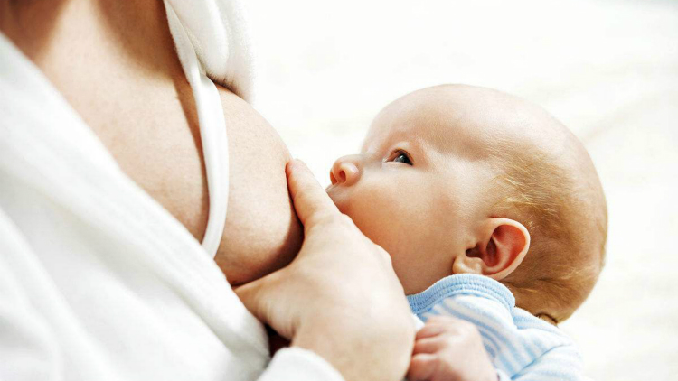 母乳到底喂到几岁最好？很多妈妈都断早了