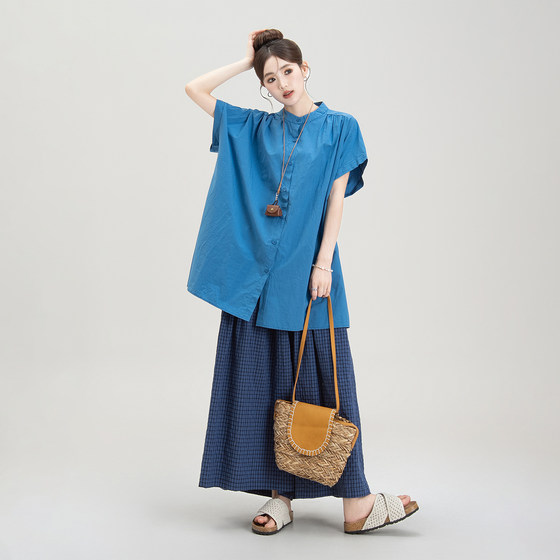 Blue mid-length loose short-sleeved shirt skirt for women in summer new layered retro plaid wide-leg skirt pants set
Blue mid-length loose short-sleeved shirt skirt for women in summer new layered retro plaid wide-leg skirt pants set