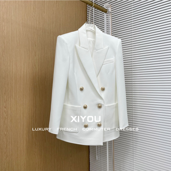 2025 autumn new loose large size white twill double-breasted mid-length straight-tube professional blazer for women
2025 autumn new loose large size white twill double-breasted mid-length straight-tube professional blazer for women