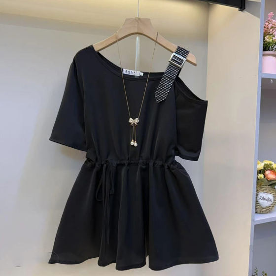 Plus size women's single-sided off-shoulder suspender waist-hugging top Fat sister summer European-style age-reducing versatile shirt
Plus size women's single-sided off-shoulder suspender waist-hugging top Fat sister summer European-style age-reducing versatile shirt