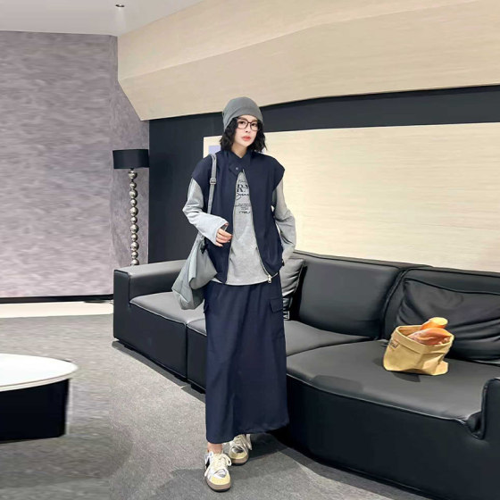 Fat MM plus fat suit stand collar vest skirt casual autumn two-piece set large size women's long-sleeved base shirt
Fat MM plus fat suit stand collar vest skirt casual autumn two-piece set large size women's long-sleeved base shirt