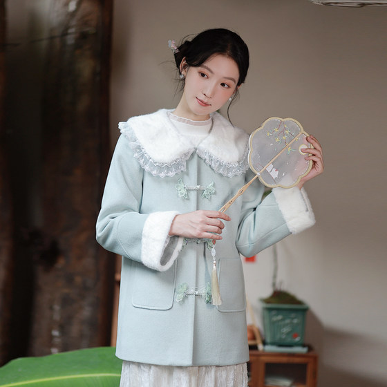 ATAR small fresh new Chinese wool coat for women lace wool collar thermal buckle design woolen coat
ATAR small fresh new Chinese wool coat for women lace wool collar thermal buckle design woolen coat