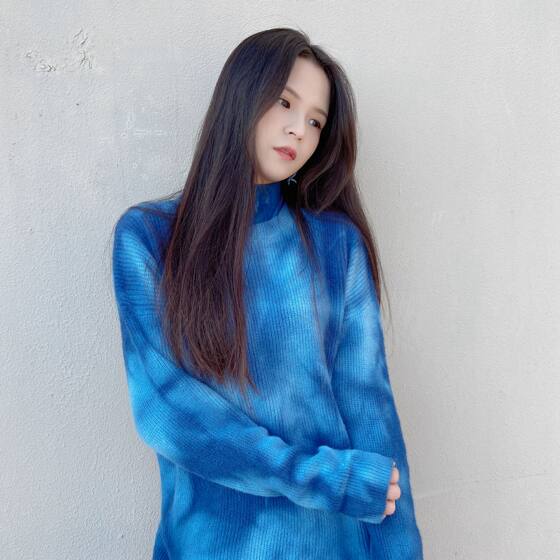 Yiche tie-dye original design autumn and winter literary lazy loose couple fashionable casual ai dye pullover round neck sweater
Yiche tie-dye original design autumn and winter literary lazy loose couple fashionable casual ai dye pullover round neck sweater